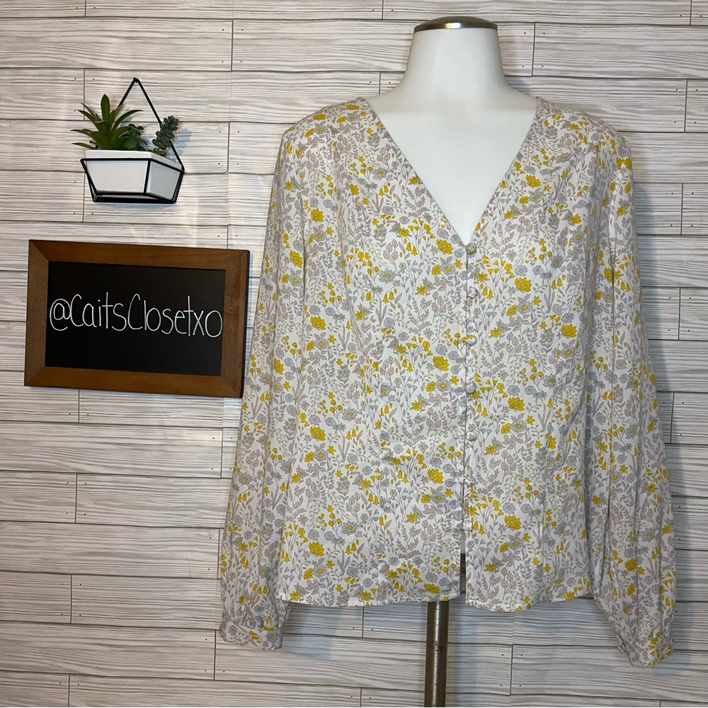 🫶 Rachel Zoe Floral Blouse